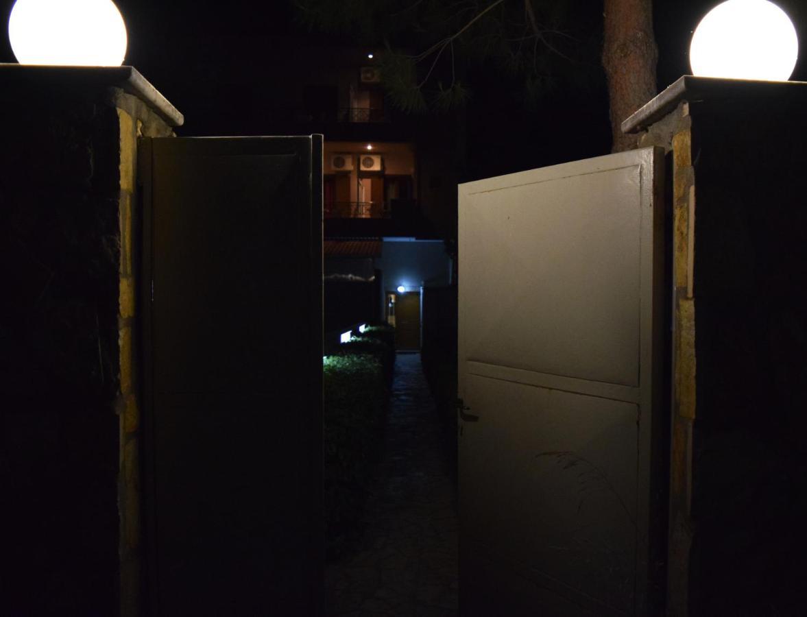 Oihalia'S Petit Double Room Avlonarion Exterior photo
